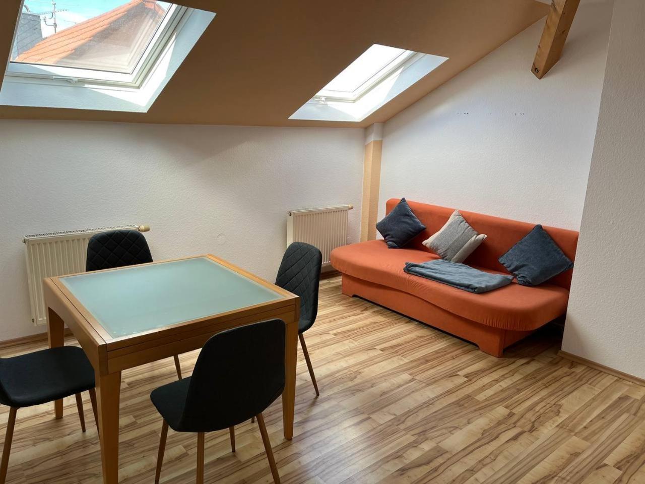 Schoene Dachgeschosswohnung Im Herzen Von Deidesheim Eksteriør billede